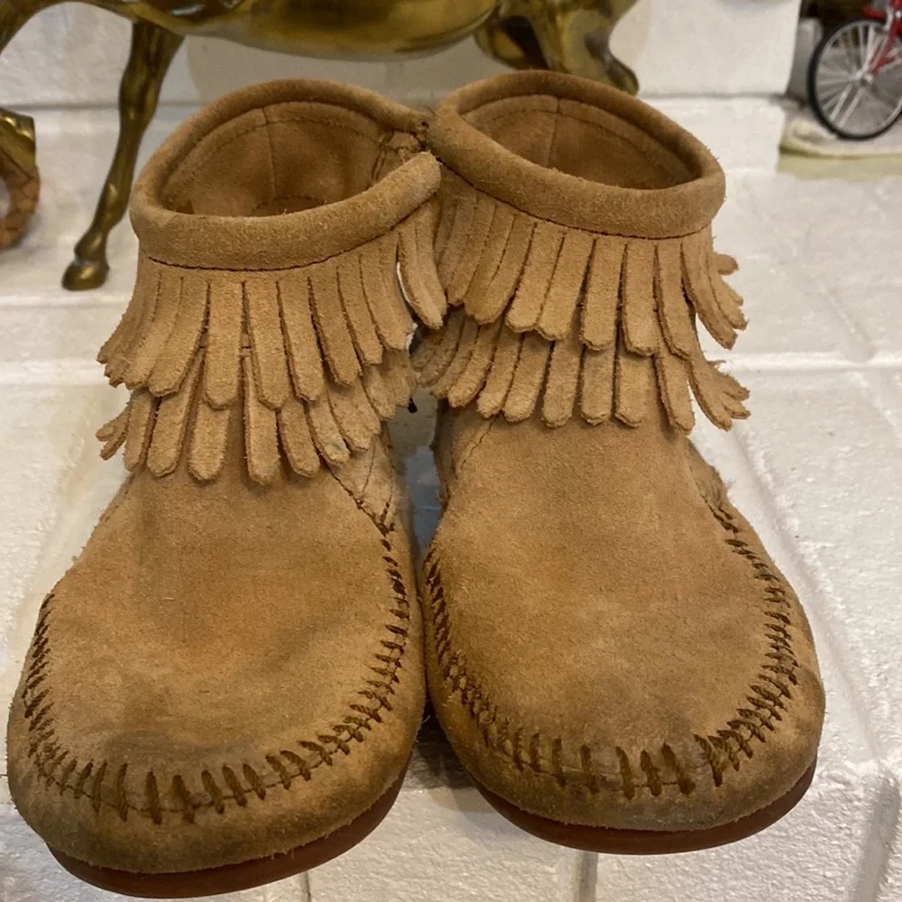 Minnetonka ankle moccasins shoes